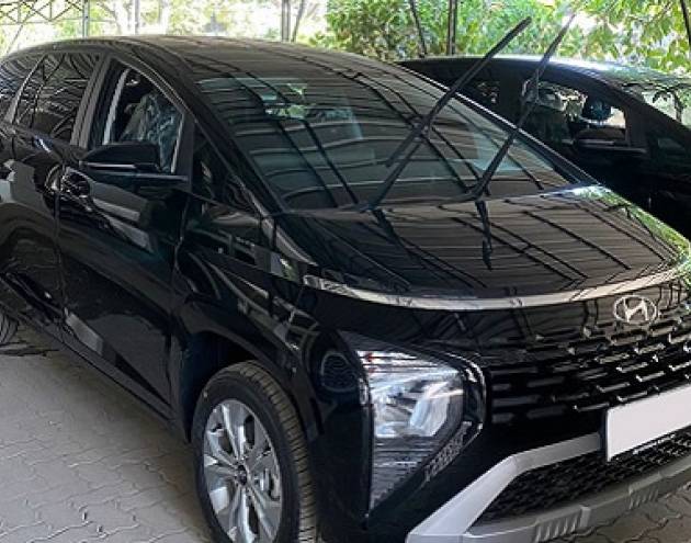 Pengiriman 2 Toyota Innova Zennix dan 2 Hyundai Stargazer ke PT. Krakatau Posco