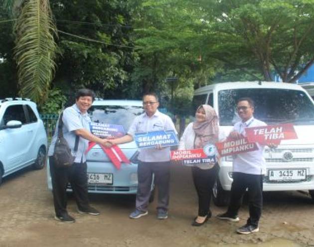 Penerimaan 4 Unit Mobil Listrik PT Krakatau Jasa Industri